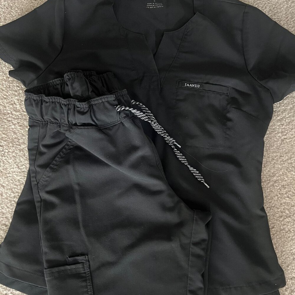 Jaanuu Small Black scrub set